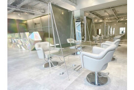 M.SLASH【エムスラッシュ】