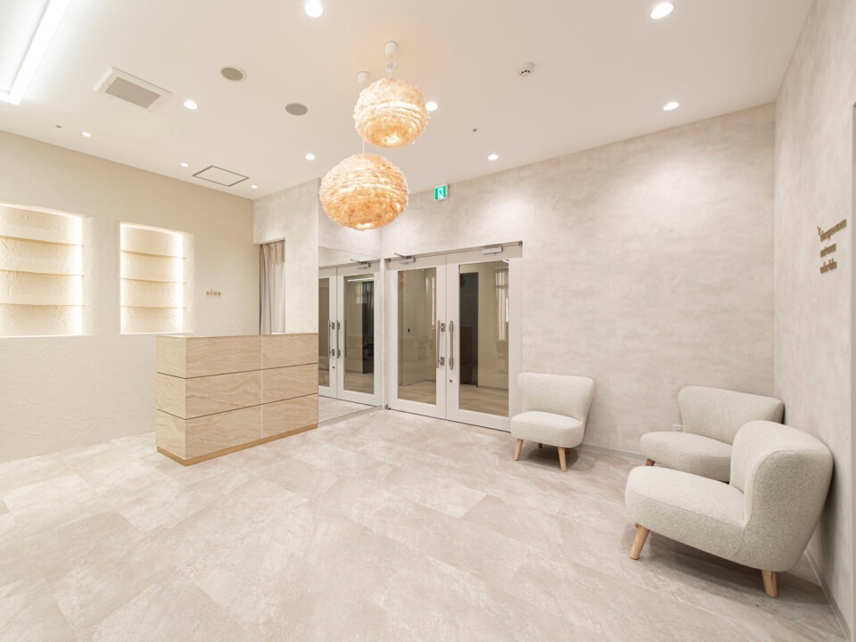 sins 髪質改善・縮毛矯正・酸性ストレート 銀座