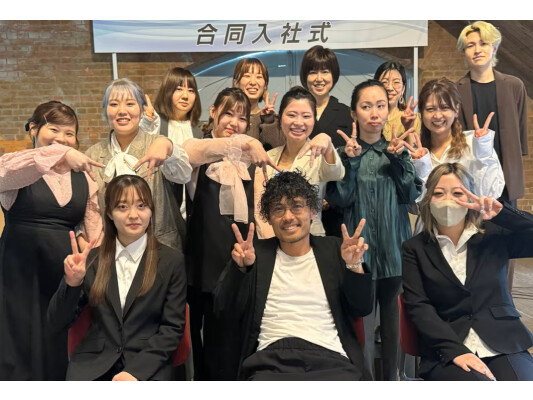 Hair Make Luxtz（ヘアーメイクラグズ）