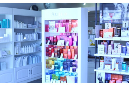 樟葉店には美容室専売セレクトショップが併設！