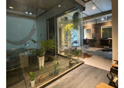 隠れ家美容室 RAW TOKYO