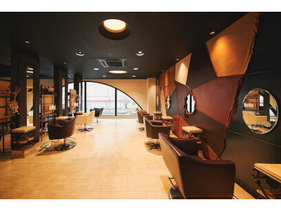 Hair Make Luxtz（ヘアーメイクラグズ）