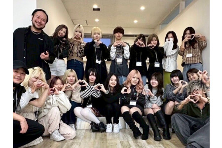 実践だけでなく座学を通じてエクステの知識を身につけていきます