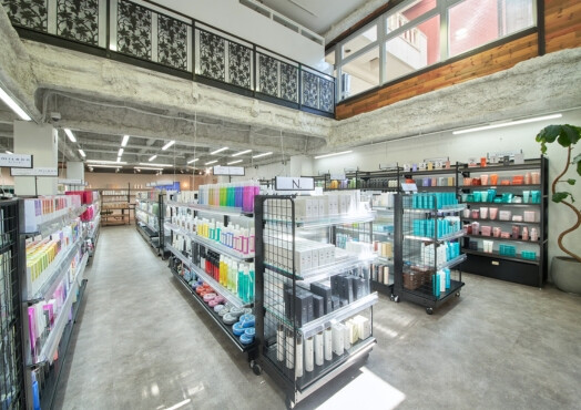 株式会社アロッタ/alotta梅田茶屋町店