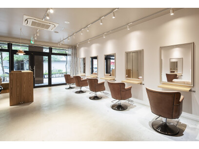 TREAT HAIR DESIGN  海浜幕張店