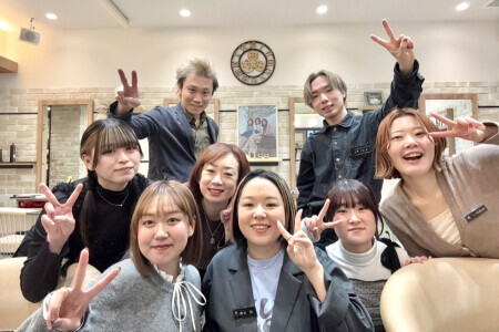 店舗が違ってもみんな仲良く、会社全体の団結力があります！！