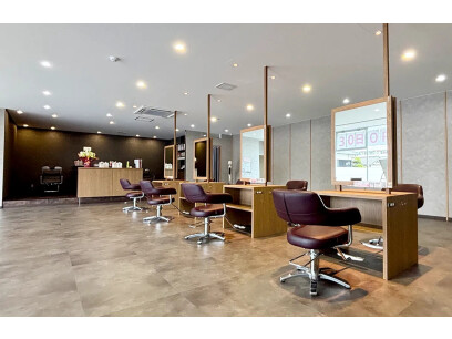 SALONS 松山山西店