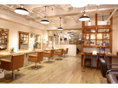 Sneakers スニーカーズ