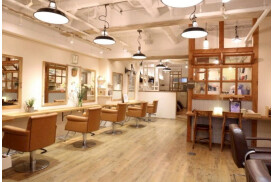 Sneakers（スニーカーズ）