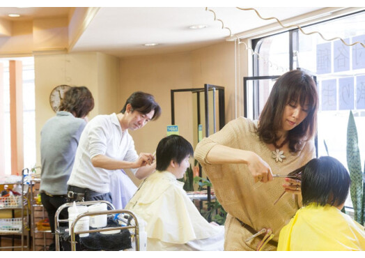 美容室Ripple(リプル)　株式会社リュシアン