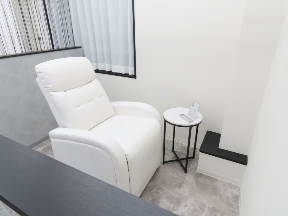 株式会社BLISS&COMPANY／眉毛＆まつ毛サロンGEMMY EYE