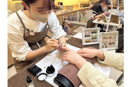 【ネイリスト】ヘアと同時施術可能！パラジェルサロン。