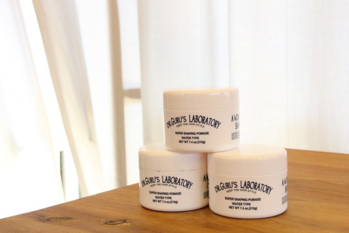 ＜Dr.GURU`s LABORATORY ＞自社製品のワックス（グリース）。久保さんの友人が働くアパレルショップなどにも展開中。