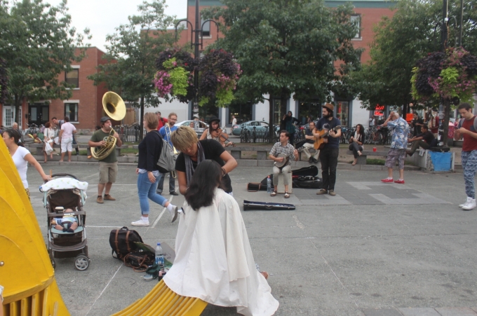 モントリオールでのヘアカット2