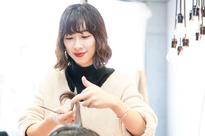 撮影 ヘアメイクに内装デザインも 人見知り高校生が よくばり美容師 になるまで Yukiさん U29次世代美容師 リクエストqjナビ 特集 キャリアアップ