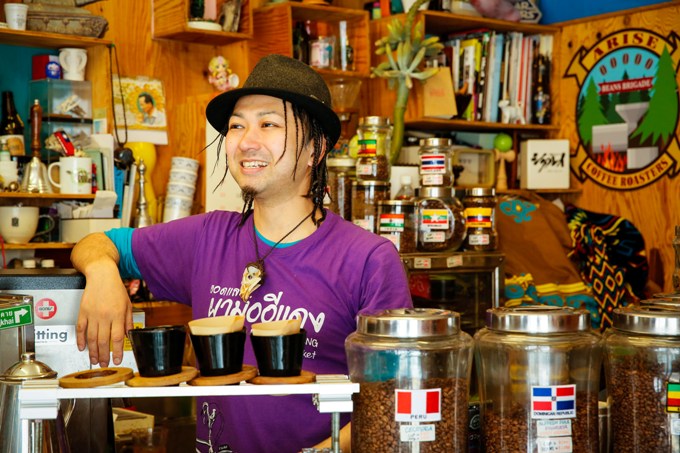 清澄白河でコーヒーを淹れるタイトロープの焙煎士が 世界から愛される理由 リクエストqjナビ 特集 キャリアアップ 清澄白河でコーヒーを淹れるタイトロープの焙煎士が 世界から愛される理由 リクエストqjナビ 特集 キャリアアップ
