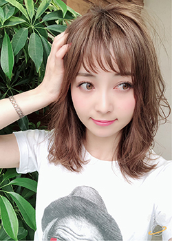 人気女性美容師6名がメイクポーチの中身を公開 崩れないメイクテクニックとは リクエストqjナビ 特集 キャリアアップ Page 4 人気女性美容師6名がメイクポーチの中身を公開 崩れないメイクテクニックとは リクエストqjナビ 特集 キャリアアップ Page 4