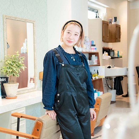 独自の世界観を追求して 美容師 ファッションデザイナーとして活躍するmeimuさん リクエストqjナビ 特集 キャリアアップ