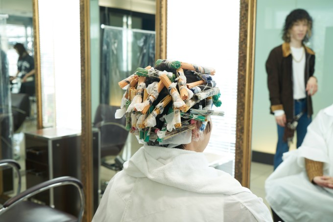 Youtube 最新パーマ Apish発 メンズに必須のパーマ3種 ツイストスパイラル 波巻きパーマ ウィービングパーマで作る最新ヘアデザイン リクエストqjナビ 特集 キャリアアップ Page 2