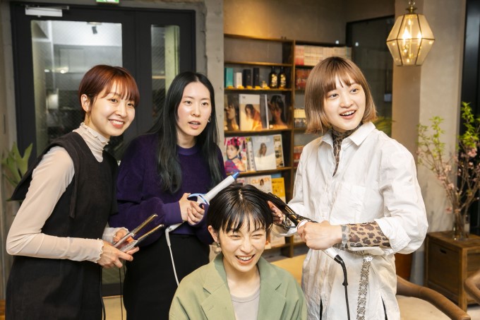 女性美容師お墨付きのヘアアイロンを徹底検証 プロが毎日使うお気に入りを語り尽くす 勝手にプレゼン大会 ビューロン クレイツ Adst リクエストqjナビ 特集 キャリアアップ