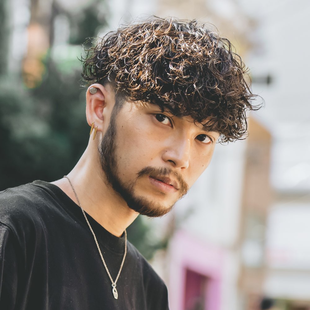 波巻きスパイラル カット編 これが新規集客700人のデザイン力 今一番売れてるデザインはこう切る Fifth木村允人のメンズヘア理論をほぼノーカットで収録 リクエストqjナビ 特集 キャリアアップ